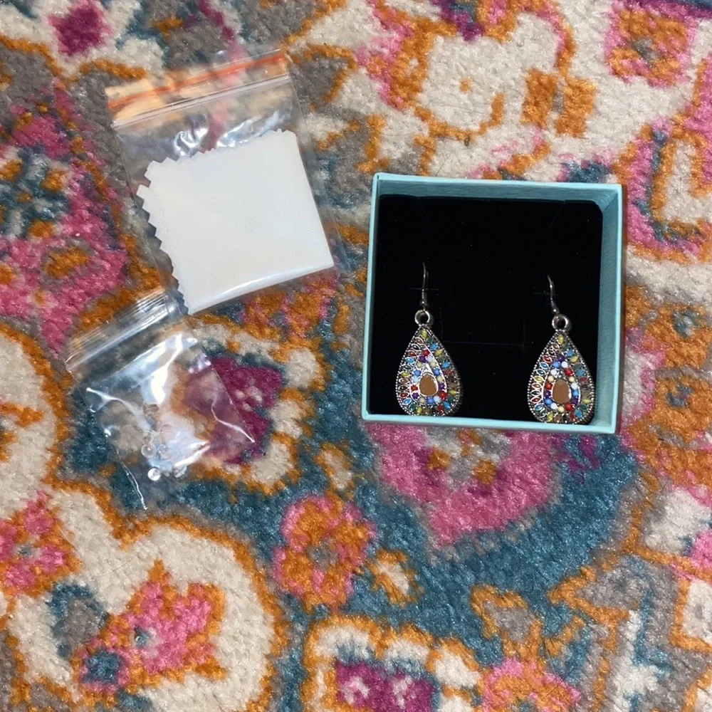 Colorful dangle earrings 🌈 - Picture 2 of 2